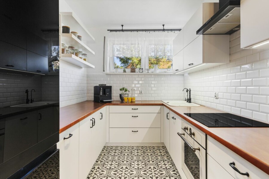 Wrocław, Partynice, Sąsiedzka, Strefa dzienna + prywatna | Przy parkach | Tramwaj