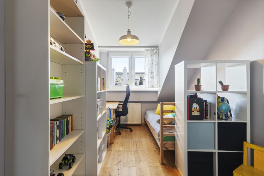 Wrocław, Partynice, Sąsiedzka, Strefa dzienna + prywatna | Przy parkach | Tramwaj